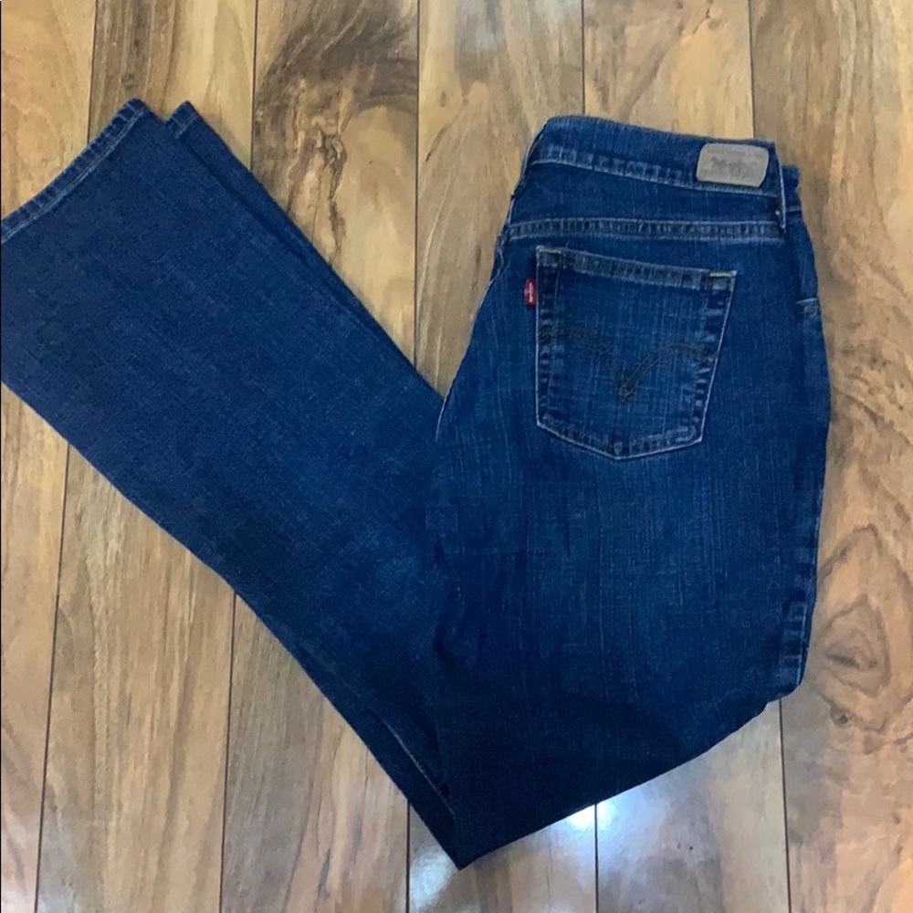 5:$20 Levi’s bootcut jeans